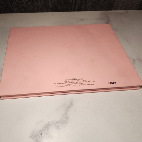 LORAC Mega PRO 4 Eyeshadow Palette Limited Edition | 32 Colors|Limited EDITION - Picture 8 of 10